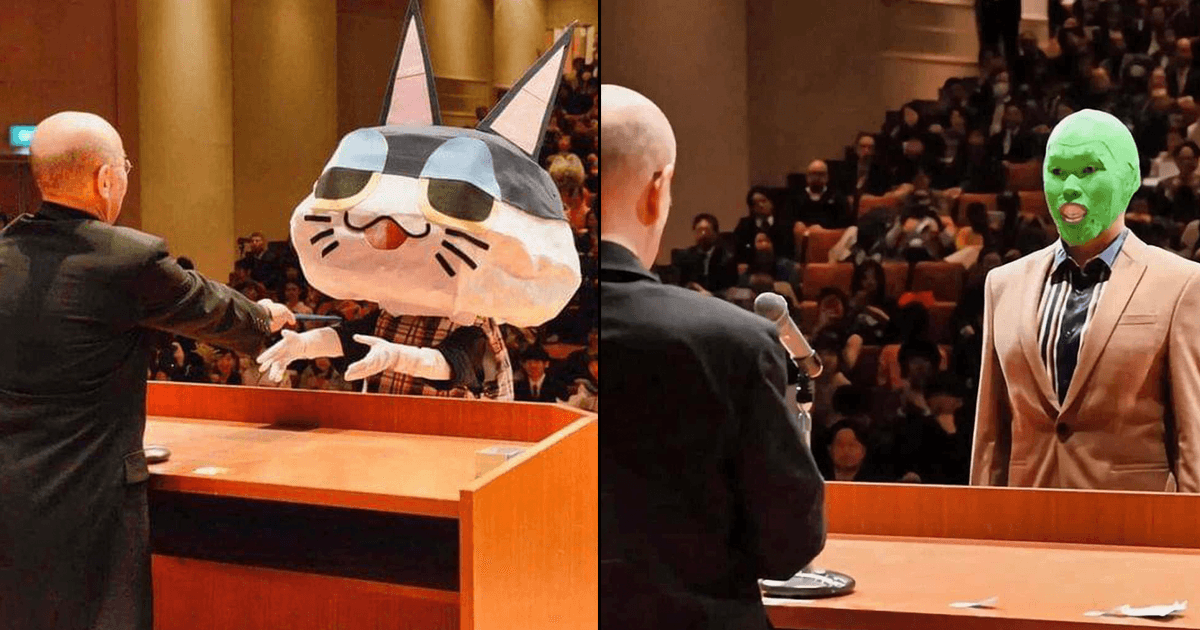 This University Lets Students Wear What They Want For Their Graduation. Sir, Humein Bhi Chahiye