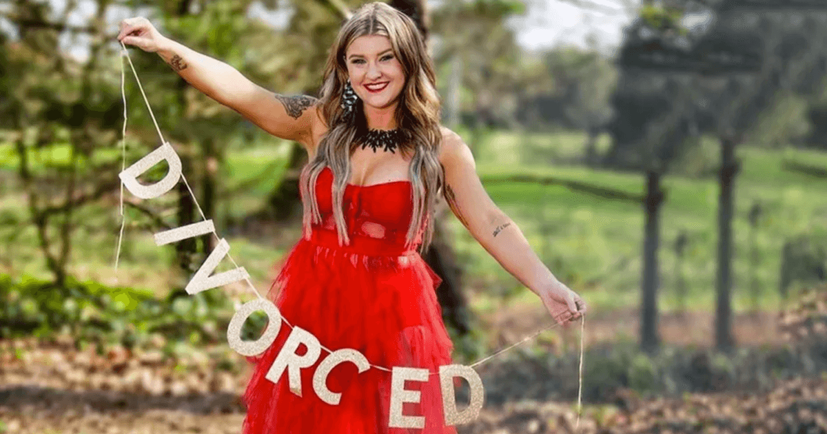 This Woman Celebrated Her Divorce With A Photoshoot & It’s Everything One Would Imagine