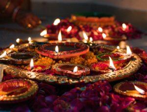 100+ Radiant Deepavali Wishes For Friends and Diwali Messages to Light Up Your Friendships!